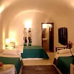 Antithesis Caldera Cliff Santorini Hotel Fira (Santorini)