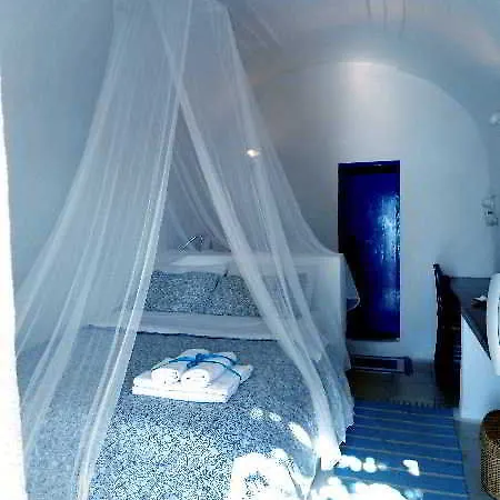 Antithesis Caldera Cliff Santorini Hotel 4*