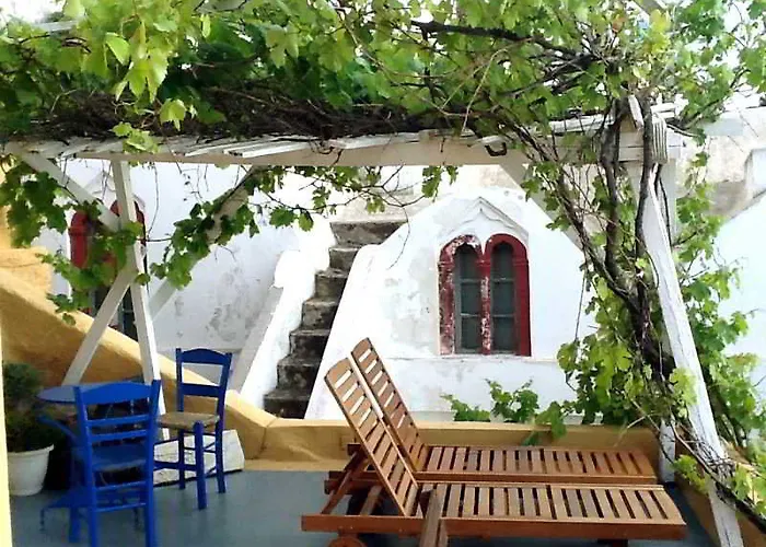 Antithesis Caldera Cliff Santorini 4*